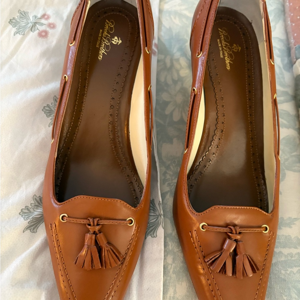 Brooks Brothers Tan Leather Heels - Picture 2 of 7